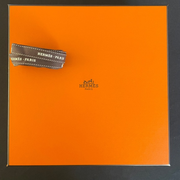 Hermes Gift Box - Picture 4 of 6